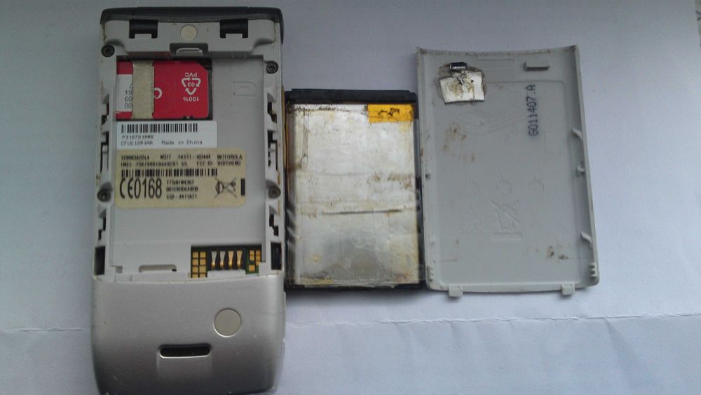 Telefon mobil Nokia 2330c codat Vodafone/Motorola W377 decodat