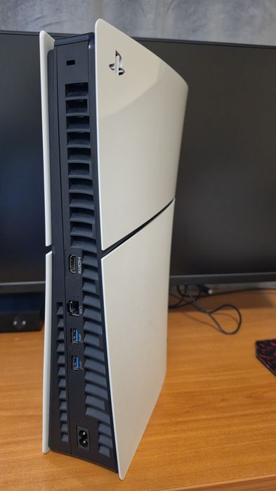 Ps5 slim 1tb , игри и джойстик