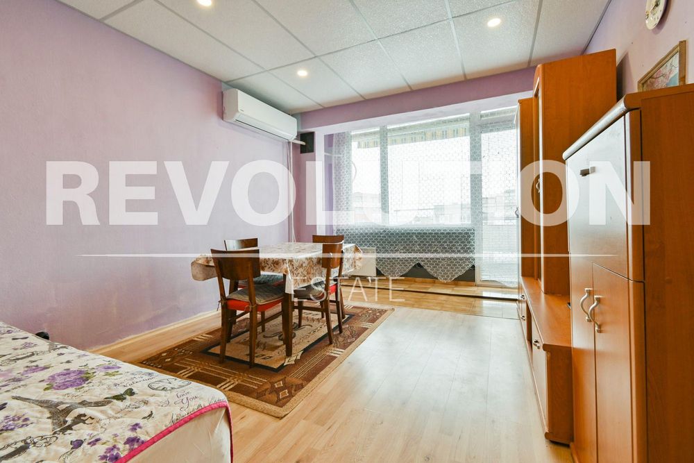 Двустаен апартамент в ж.к. Люлин 6.