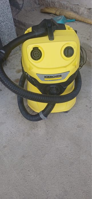 Пылесос карчер почти новый