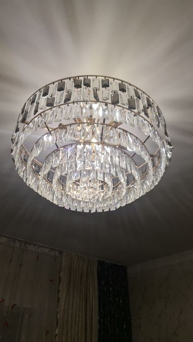 Продам люстру,6-ти ярусную