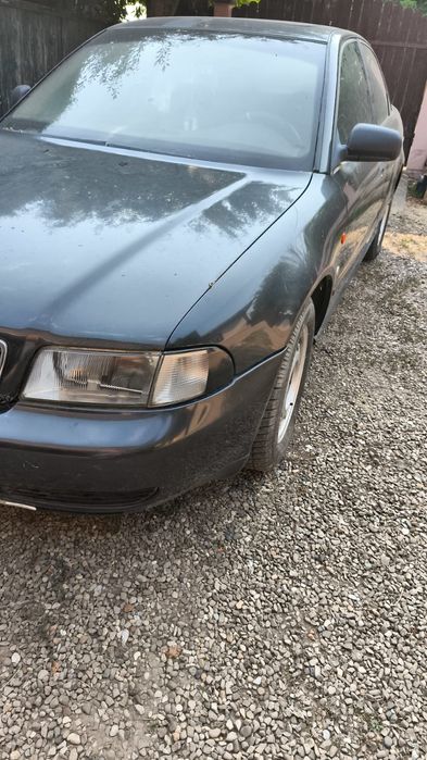 Dezmembrez Audi A4 B5 1.6 benzina