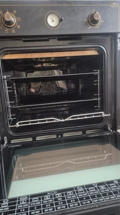 Продам духовку Svar