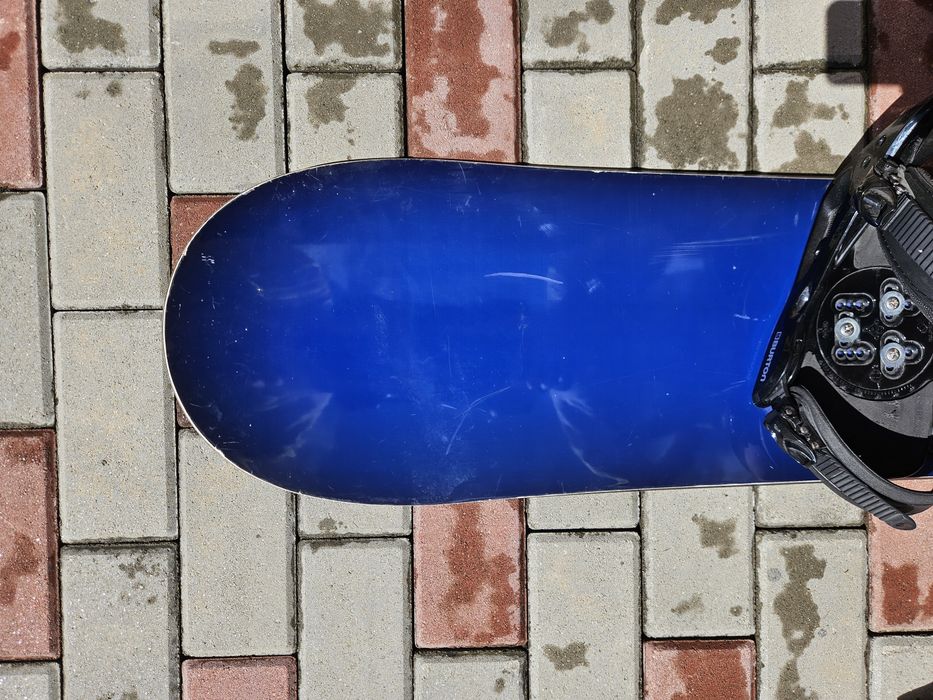 Snowboard Burton Clash 161 cm + Legături Burton Freestyle – stare bună