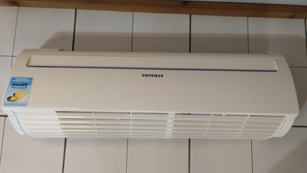 Климатик Samsung – комплект (вътрешно + външно тяло), работещ