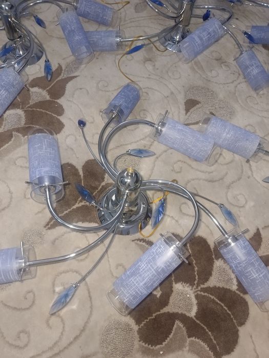 Новые 5 люстры продам
