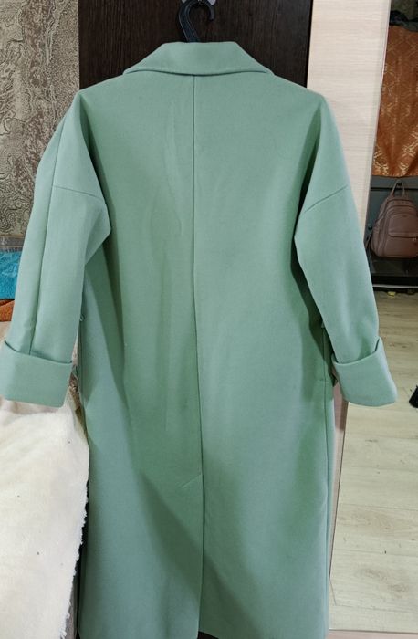 Продам пальто за 20000.