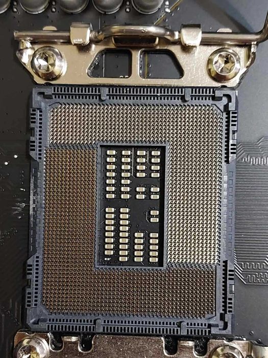 Intel Core i9 12900K + MSI Z790 Gaming Pro Wi-Fi DDR5