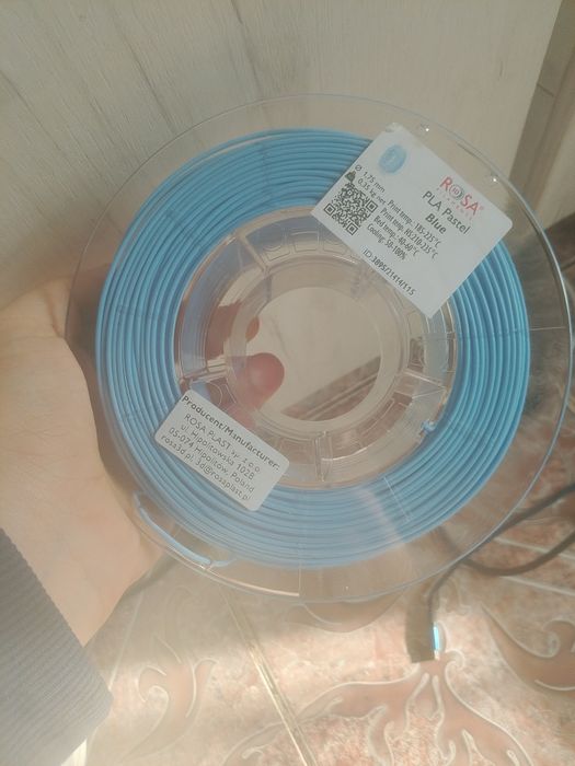 Imprimantă 3d +filamente de diferite culori