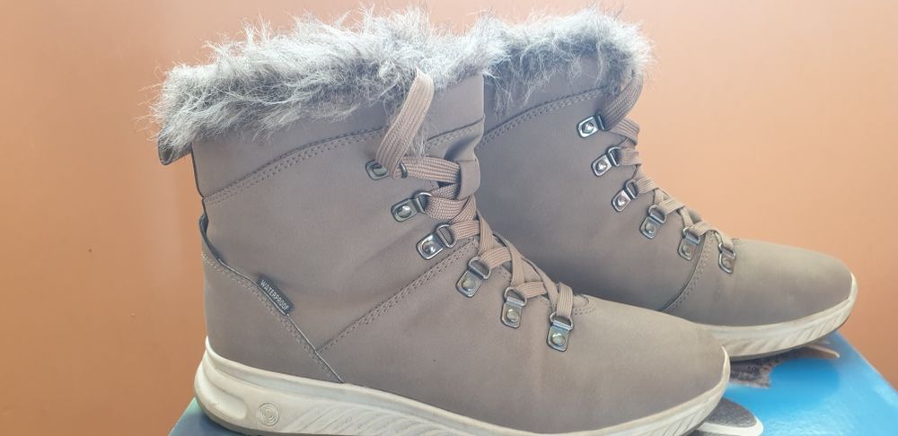 Зимни боти ESMARA