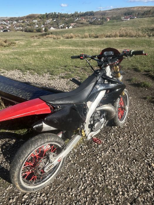 Vând cross de 80cc 6t  2timpi pornește la sfert de pedala și rece si cald pentu mai mute detali mesaj
