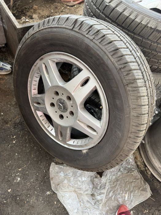 Джанти с гуми за мерцедес -G  класа  ,Гумите са нови- 4. Броя.  1700 евро