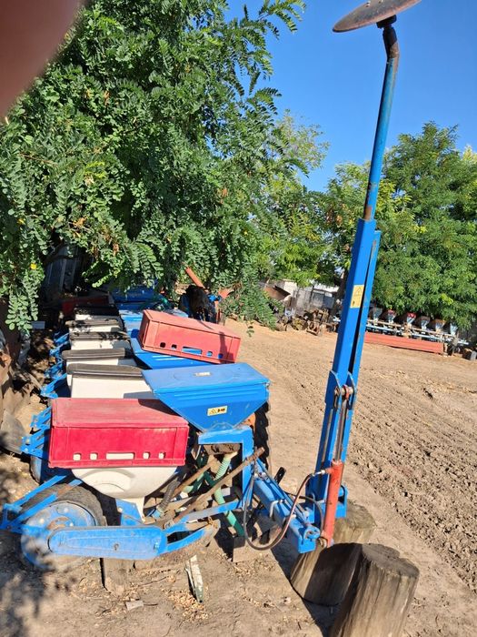 Vànd semănătoare SPC 8 2014 cu fertilizare