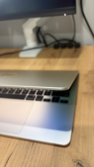 Macbook air 13 m4 16/256