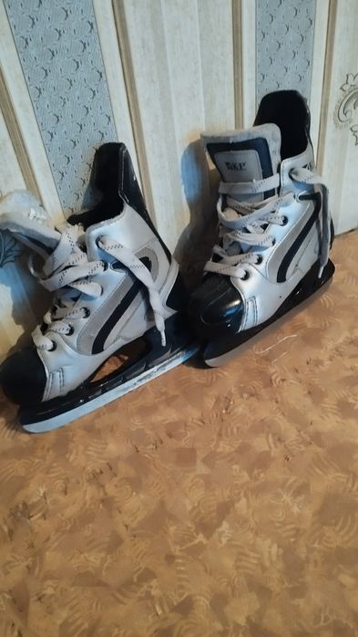 Продам коньки торг есть