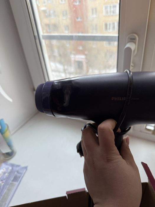 Продам фен Philips на запчасти!