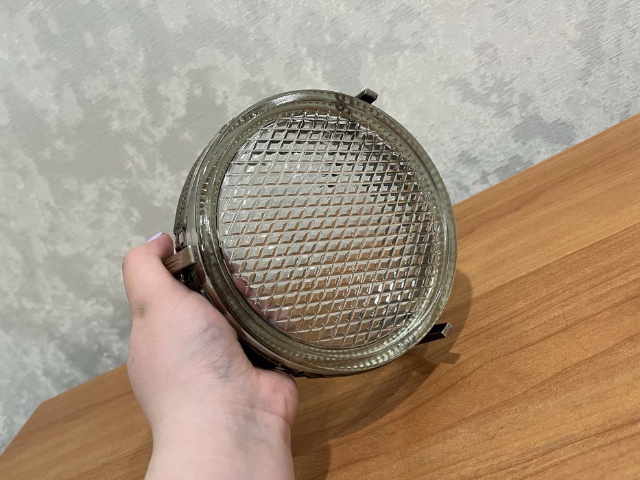 Продам стеклянную вазу