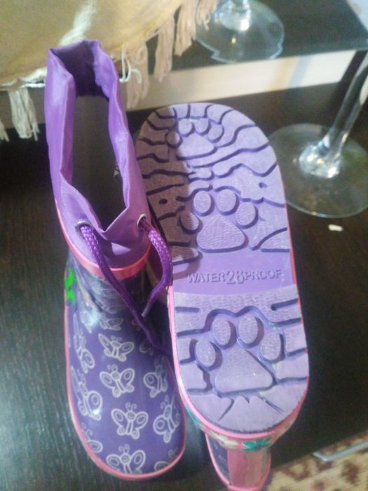 Детская ботинки  на весну и осень.