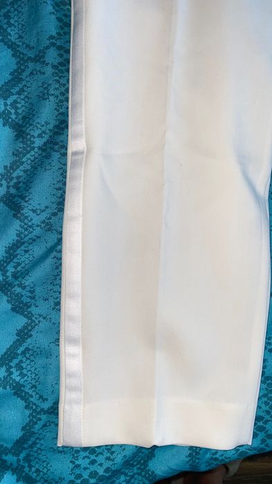 Pantaloni Zara de costum combinati cu satin