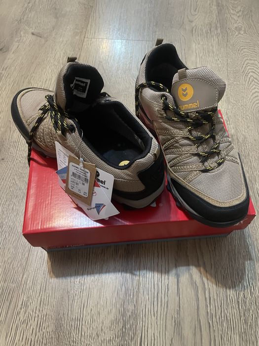 Adidasi hummel marime 40