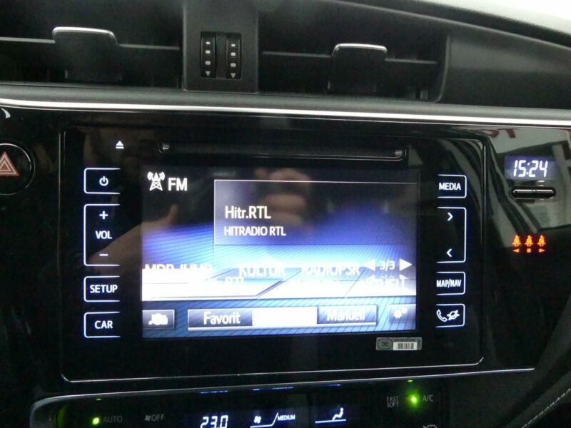 НА ЧАСТИ! Toyota Auris Hybrid Touring комби 1.8 VVTi 99 кс. АВТОМАТИК