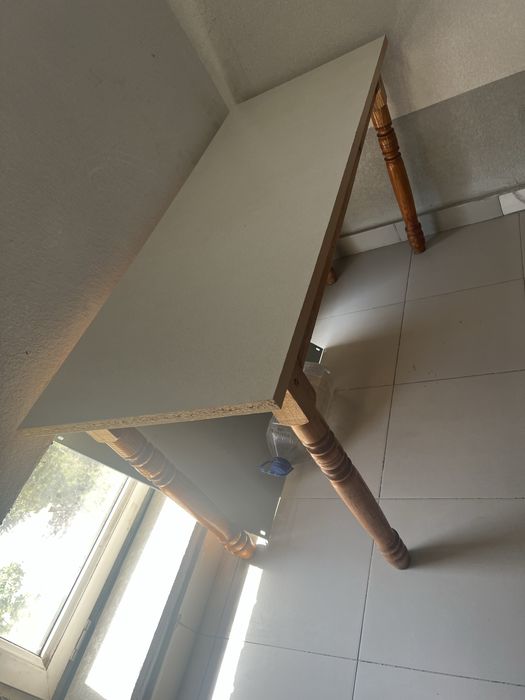 Срочно продаю стол