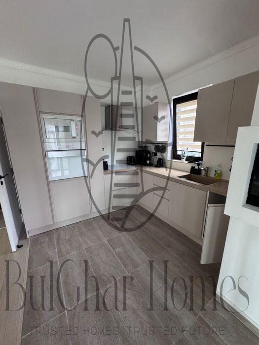 Продава се Къща в Поморие - 250 кв.м за 1000 €/кв.м - Снимка #1