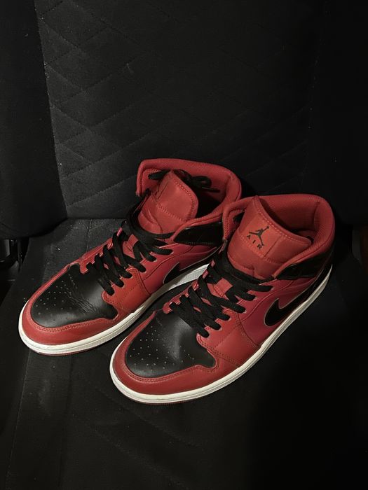 Air jordan 1 mid reversed bred