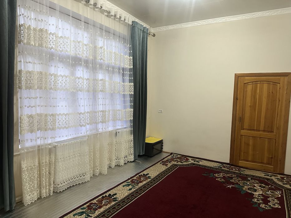 Шошилинч ҳовли сотилади