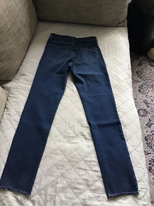Продавам дамски дънки UNiQlO JEANS