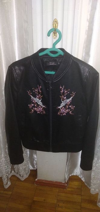 Коженная куртка для девочек