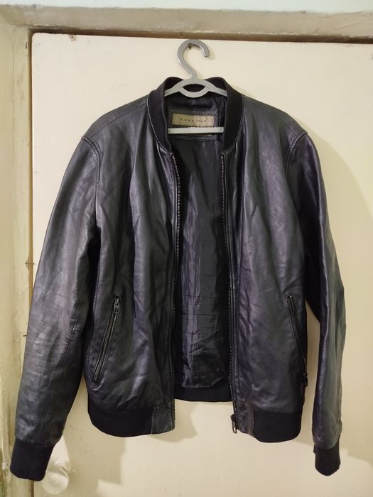 Продам кожаные куртки.