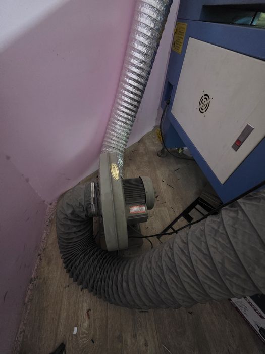 Lazer stanok 140x 100 sotiladi