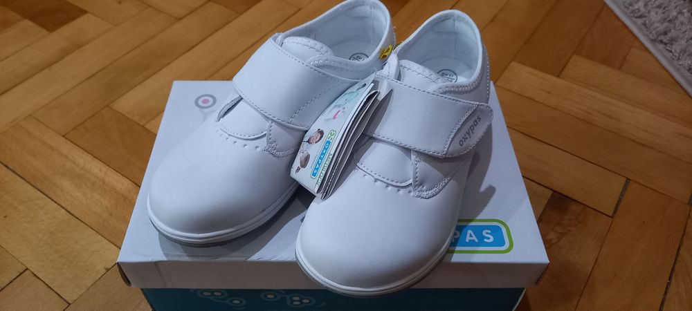 Бели маратонки обувки OXYPAS НОВИ Санитарни/ медицински