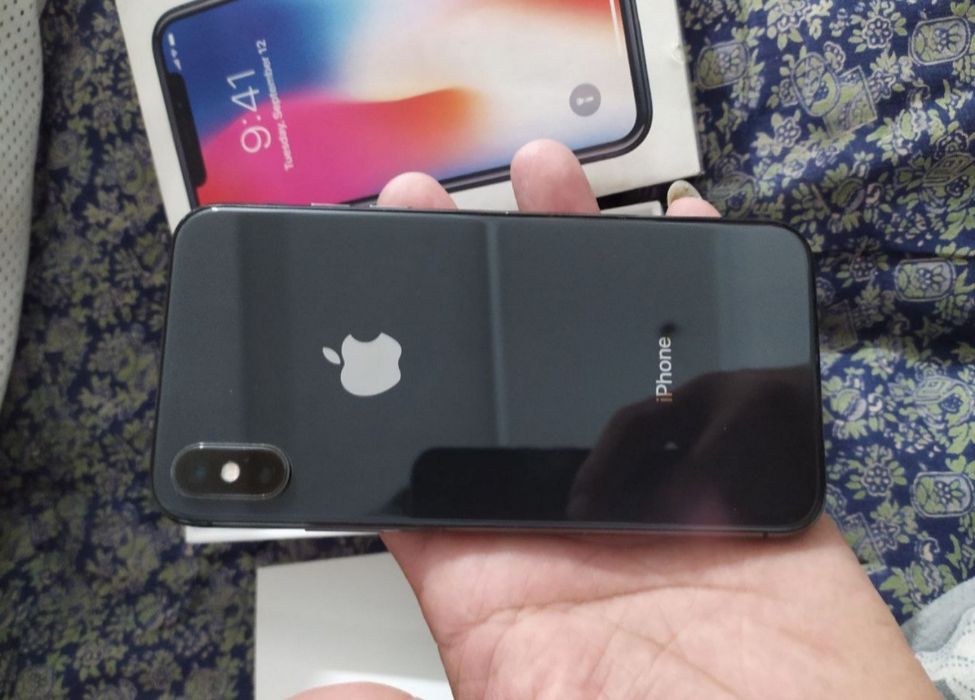 Телефон Iphone X