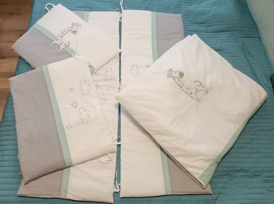 Комплект обиколник за бебешко креватче с олекотена завивика 120х70 см