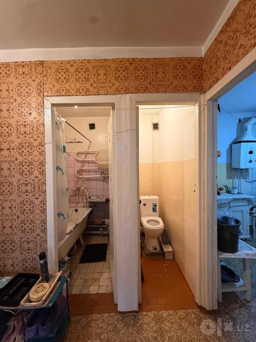 Продам квартиру "Калининский массив" кирпичный дом.