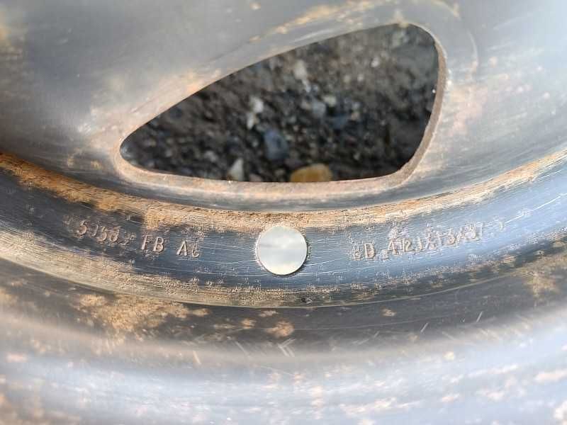 Продам ОДИН оригинальный металлический диск на Ford