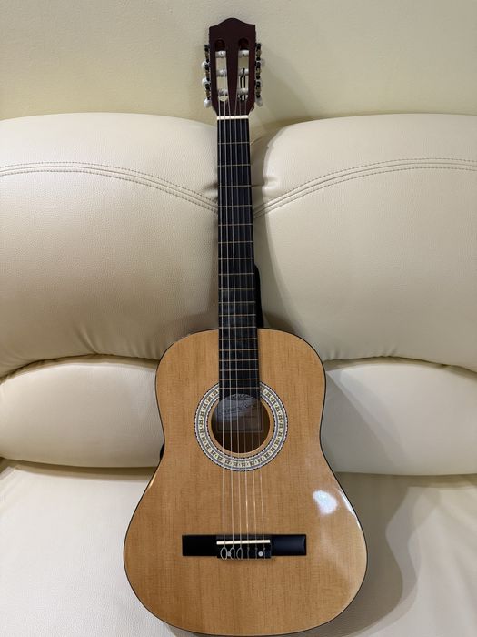 vand chitara clasica