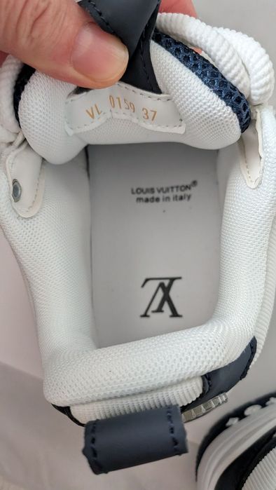 Adidași Louis Vuitton