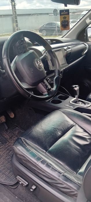Toyota hilux invincible 2017