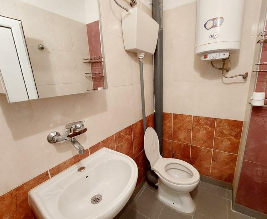 Дава се под наем Двустаен апартамент в Велико Търново, Център - 58 кв.м за 280.5 € - Снимка #3