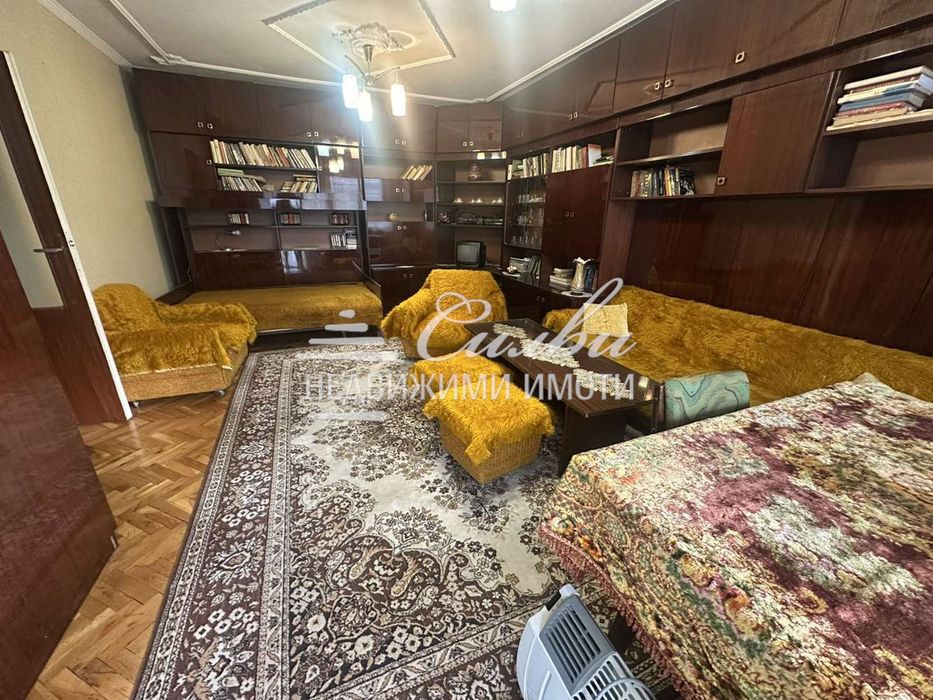 Тристаен ТУХЛЕН апартамент с ГАРАЖ - кв. Център!