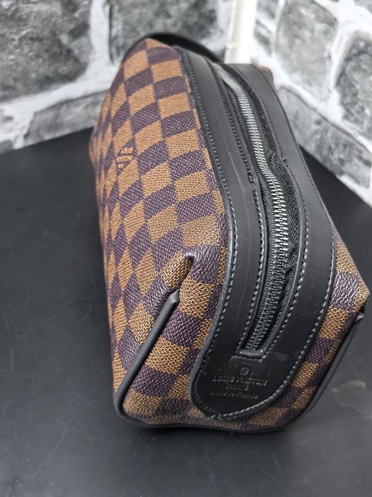 Luis Viton чанта тип несесер