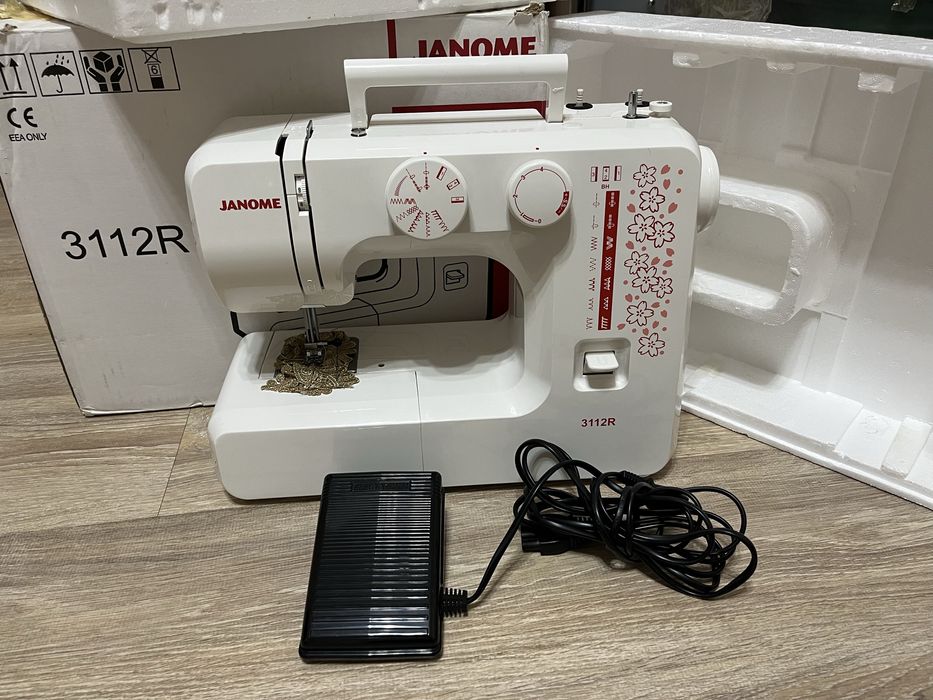 Швейная машинка JANOME