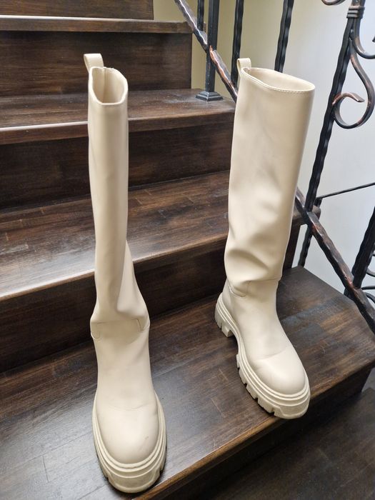 Cizme bej, mărimea 38 – stare foarte bună