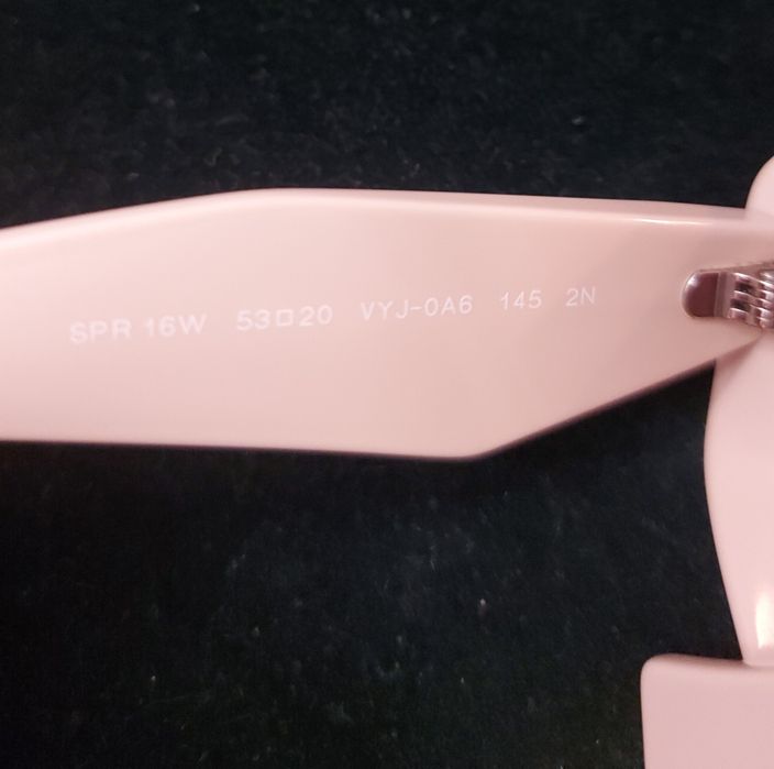 Vând ochelari Prada