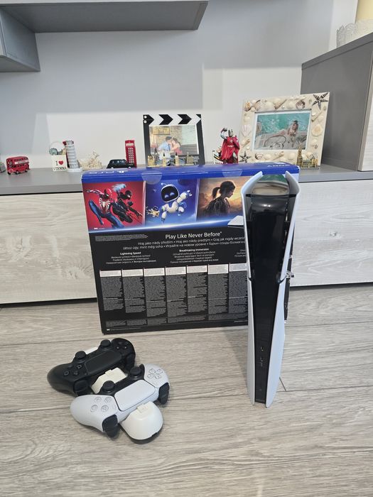 Ps5 slim digital 1tb fullbox+2controllere+incarcator