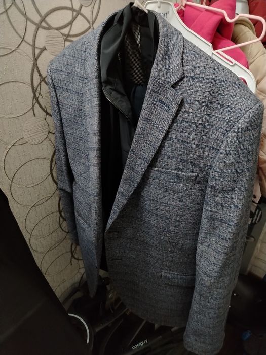 Pidjak sotiladi arzonga