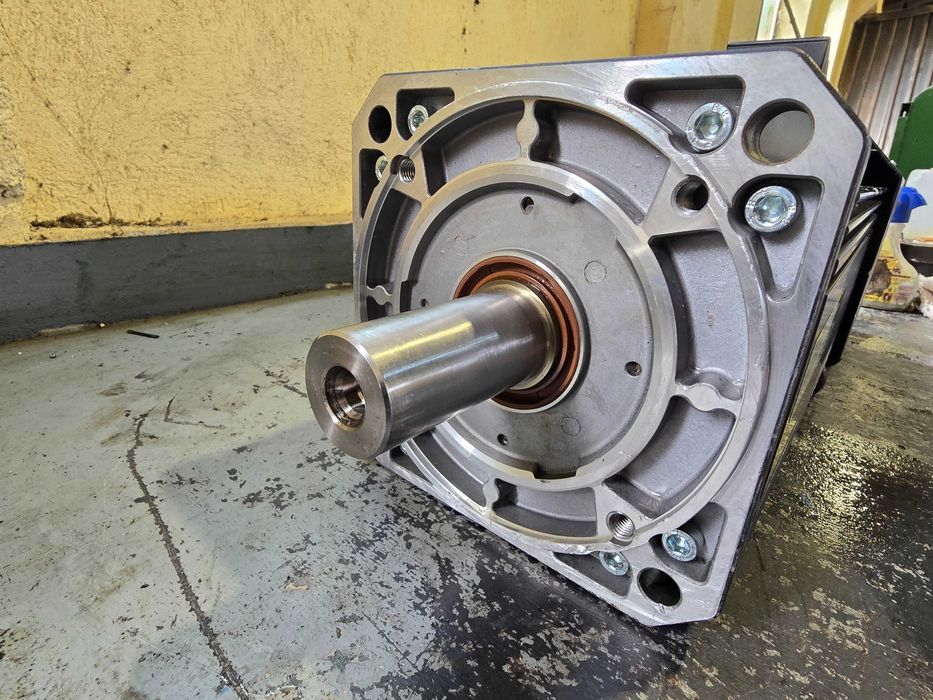 Серво Мотор -AC Bosch/Rexroth MSK101E-0200-NN-M1-AG2-NNNN